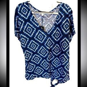 Avenue NWT Blue and White Geometric Tie-Front Top, Size 16